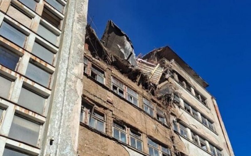 Panică într-un spital TBC, după ce o parte din acoperiș s-a prăbușit. Zeci de pacienți evacuați