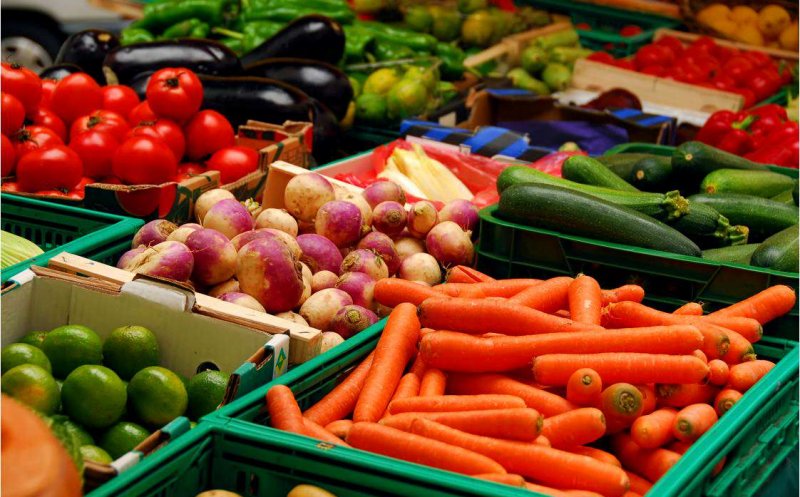 Probleme în Marea Britanie cu alimentele: Unele fructe şi legume, raţionalizate în supermarketuri