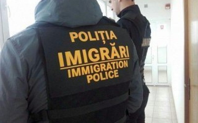 Tânăr din Sudan, escortat de polițiști la aeroport și scos din țară. Locuia ilegal în Cluj