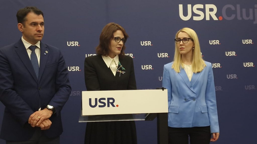 Parlamentarii USR despre noile legi ale Educației: „Școala românească se prăbușește peste elevi și la propriu, și la figurat”