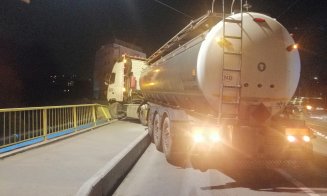 ACCIDENT în Cluj-Napoca. O autocisternă ajuns pe contrasens, în podul de pe Oaşului