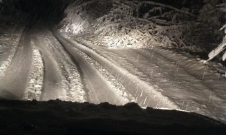 A nins la Cluj! Cum se circulă pe drumurile din județ / Zăpadă de 50 cm pe un drum