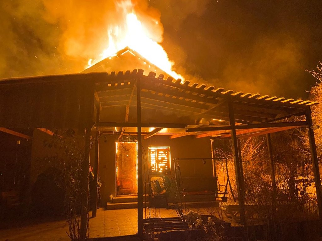 INCENDIU în județul Cluj: Cabană făcută scrum noaptea trecută