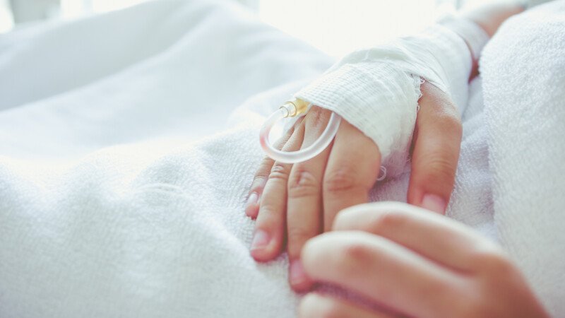 Proiect: Elevii cu afecţiuni cronice pot face cursuri acasă sau în spital