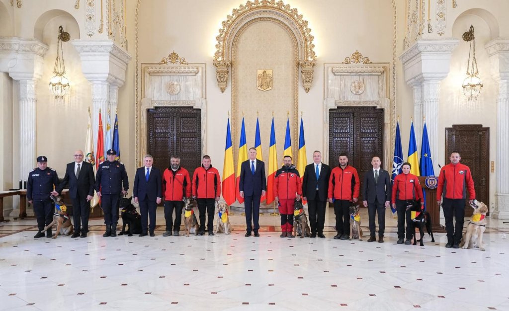 Pompier clujean care a participat la salvarea victimelor cutremurului din Turcia, decorat de președintele Klaus Iohannis