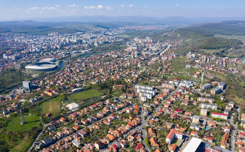 Apartamentele din Cluj, SUPRAEVALUATE cu minimum 20%. Concedierile din IT ar putea determina scăderea prețurilor