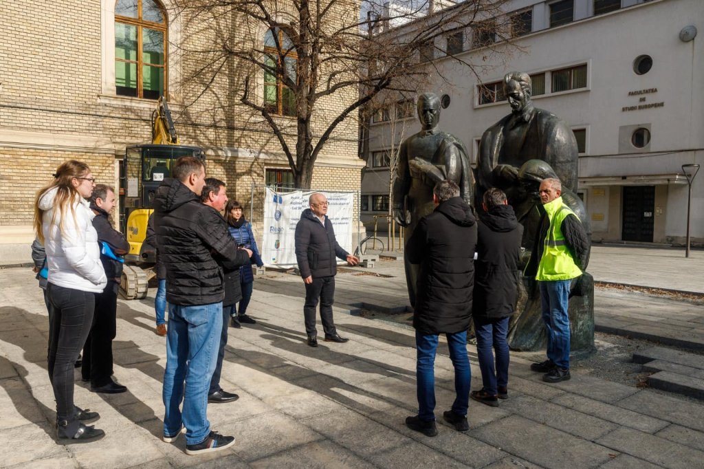 Emil Boc se apără în scandalul statuii Școlii Ardelene: „Eu am fost primul care s-a dus acolo"