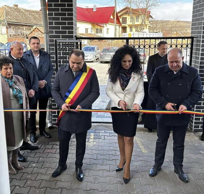 S-a inaugurat Centrul Local APIA din Gilău. Multă lume bună la tăierea panglicii
