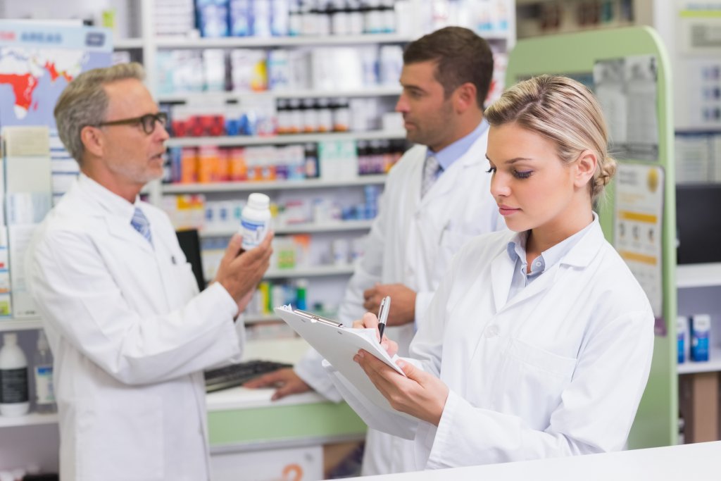 Criză de farmaciști în România. În 15 județe e numai 1 la 1.500 de locuitori. Cei mai mulți trag spre Cluj și marile centre universitare