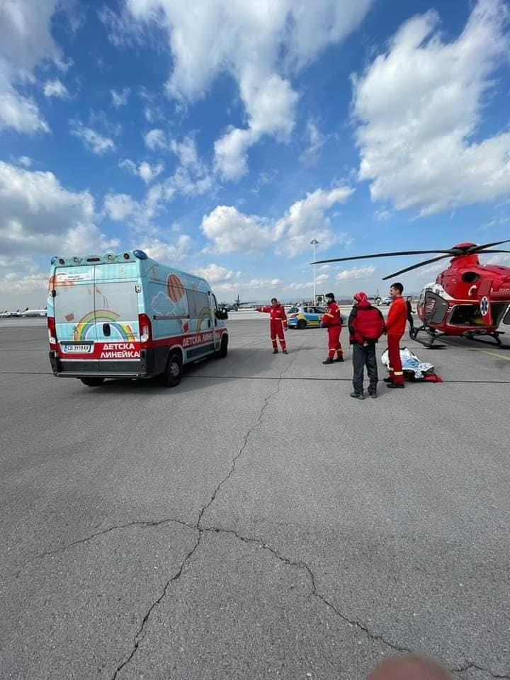 Fetiță din România, accidentată GRAV la schi în Bulgaria. A fost adusă în țară cu un elicopter SMURD