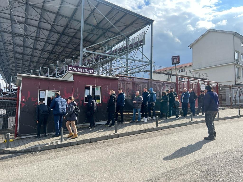 Start la vânzarea biletelor pentru Derby. Abonații CFR-ului au avut prioritate