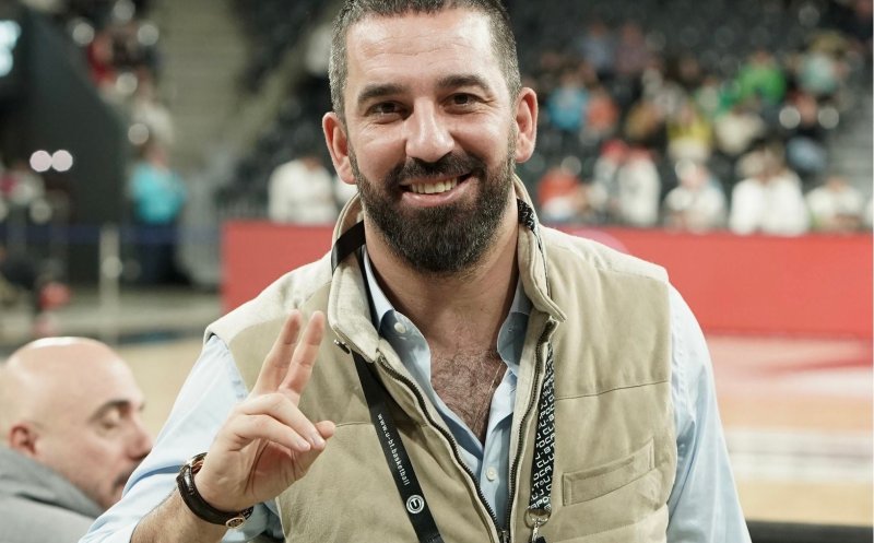 Prezență surpiză în BT Arena. Un fost jucător al Barcelonei i-a urmărit pe "studenți"