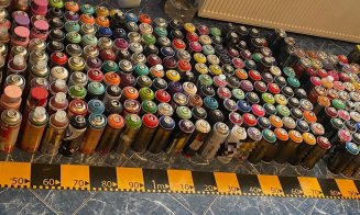 "Artiştii" graffiti, săltaţi de poliţişti. Sute de spray-uri confiscate şi audieri pentru un prejudiciu uriaş
