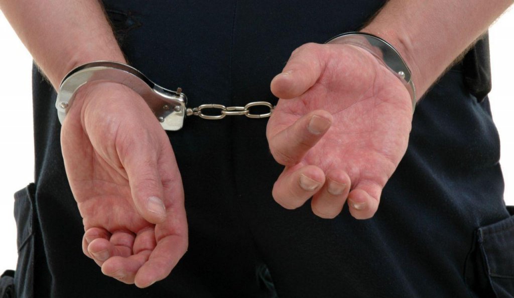 Bărbat arestat pentru că a agresat sexual un băiat de 13 ani în autobuz