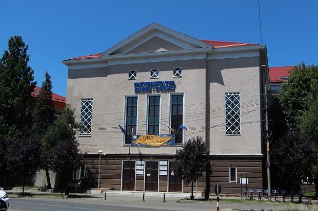 Lectorul de la UBB, reţinut pentru luare de mită, a fost trimis în judecată de DNA. Cerea 1.200 de euro pentru promovarea unui examen