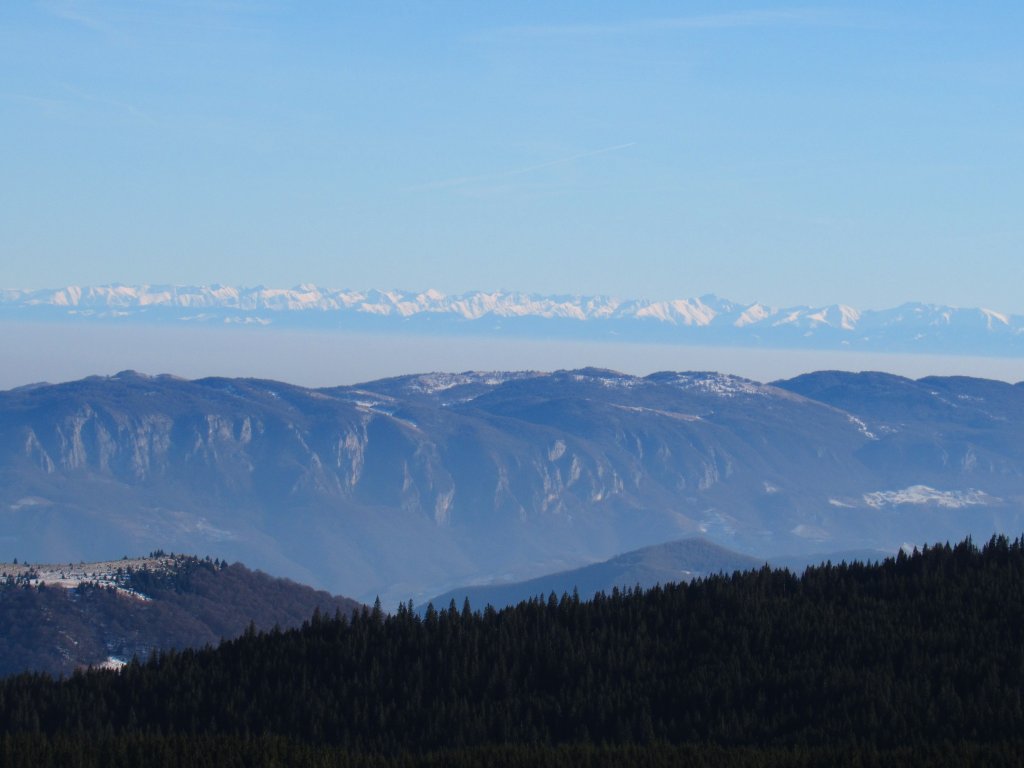 Imagini spectaculoase văzute din Băișoara. Priveliști de o rară frumusețe de la cel mai înalt vârf din România