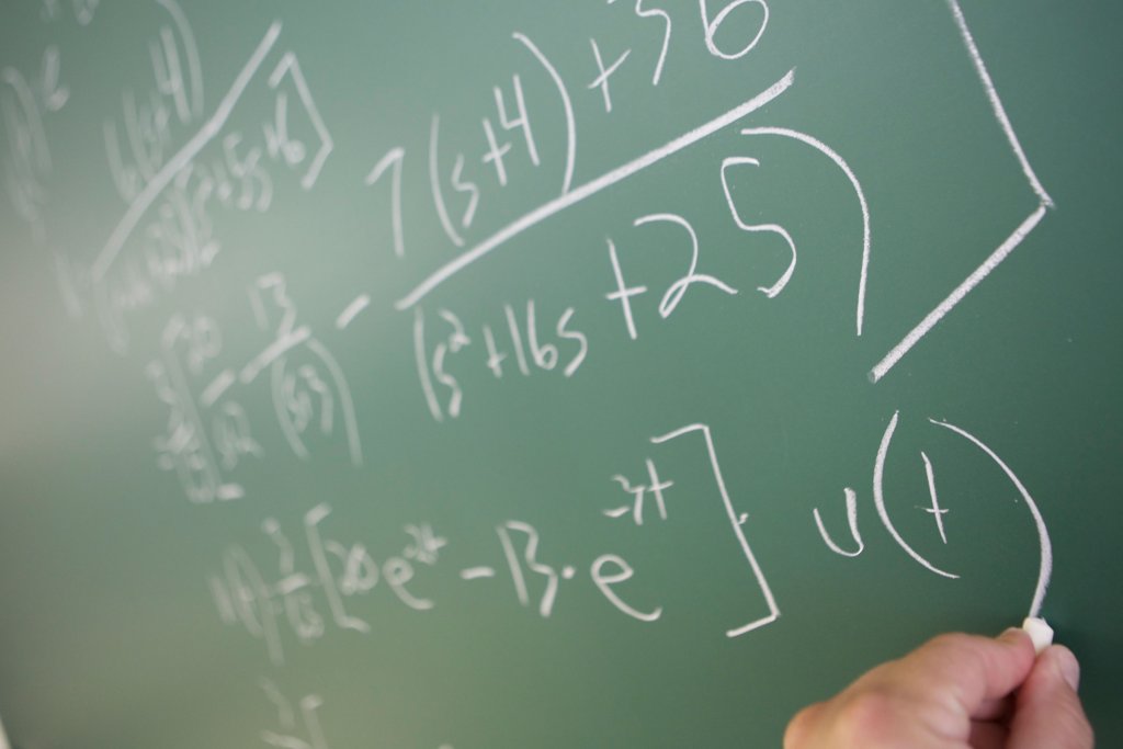 Simulare Evaluarea Națională 2023. Ce au avut de rezolvat elevii la proba de Matematică