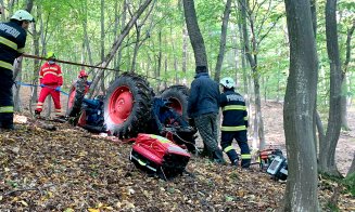 Bărbat STRIVIT de un tractor într-o pădure din Băişoara