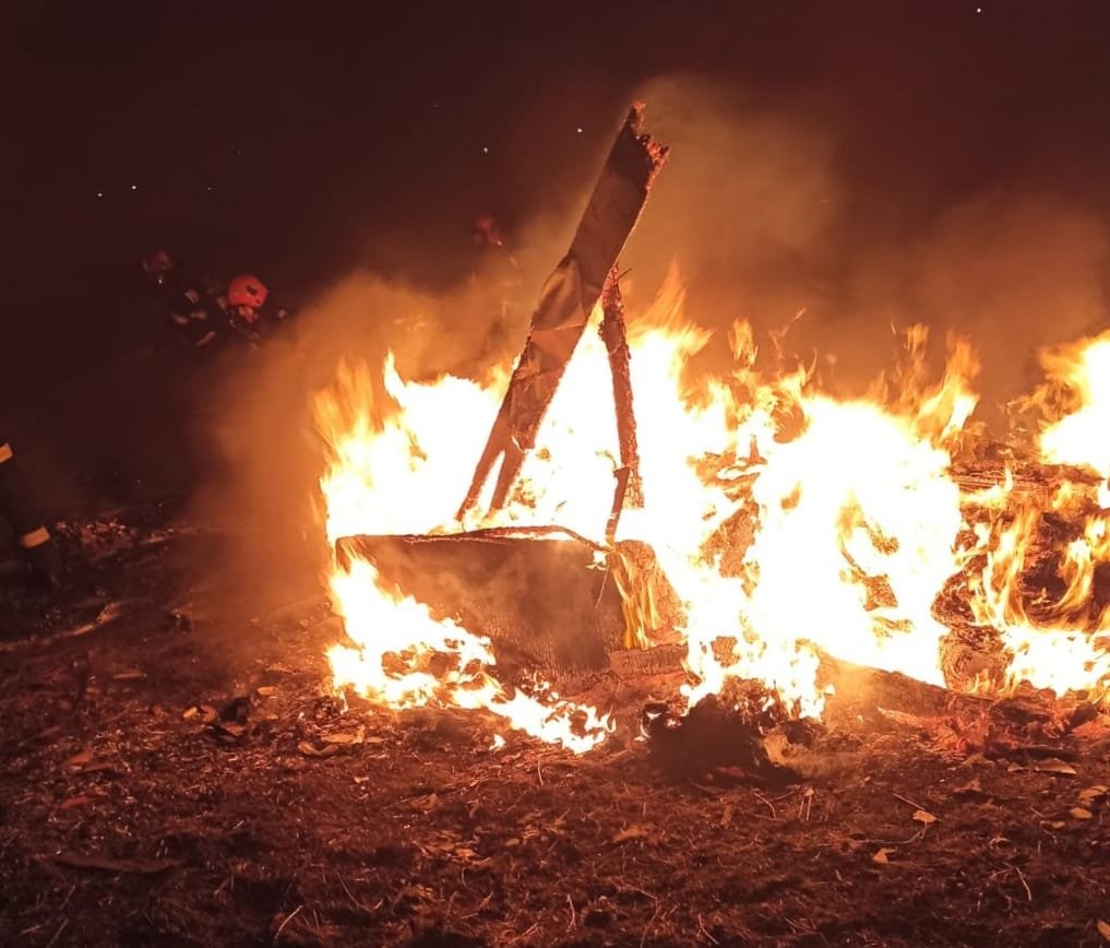 Trupul CARBONIZAT al unui bărbat, găsit într-o locuință improvizată / INCENDIU puternic la Pata Rât