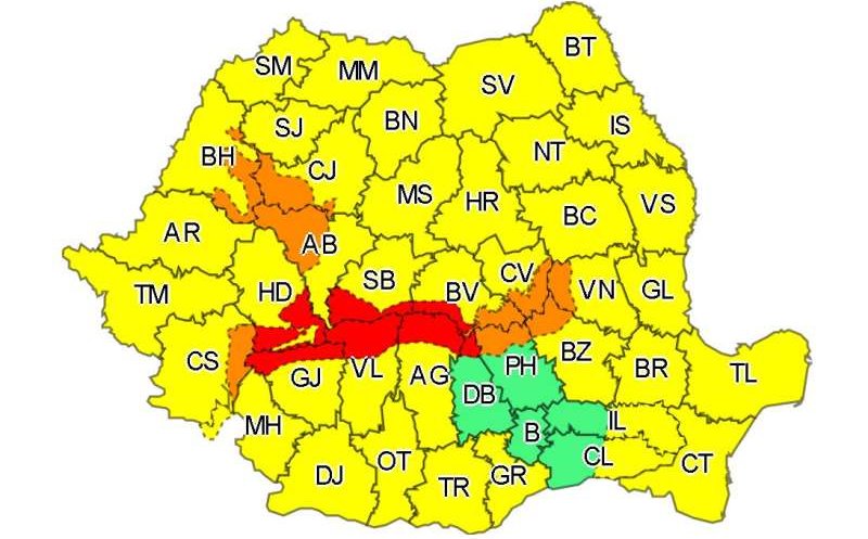 Cod roşu de vânt puternic în 7 judeţe, Cod galben în aproape toată ţara