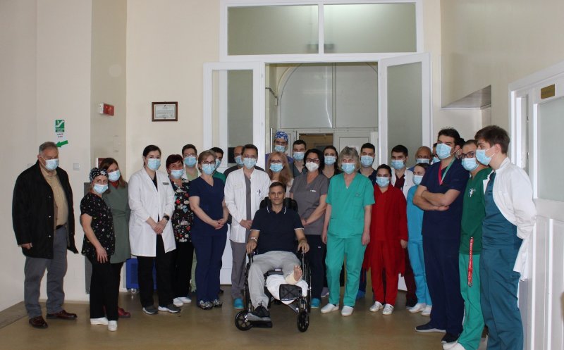 Orădean, care a făcut insuficiență multiorgan de la o amigdalită, SALVAT de medicii clujeni. A suferit 22 de operații