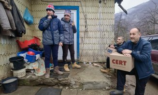 Sute de oameni nevoiași din Munții Apuseni au primit pachete în pragul sărbătorilor pascale de la voluntarii clujeni