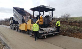Lucrări pe un drum județean din Cluj! Se vor termina cu turnarea asfaltului