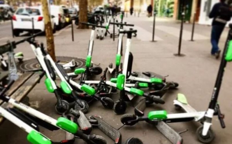 Trotinetele electrice închiriate vor fi interzise în Paris. Pe când și la Cluj?