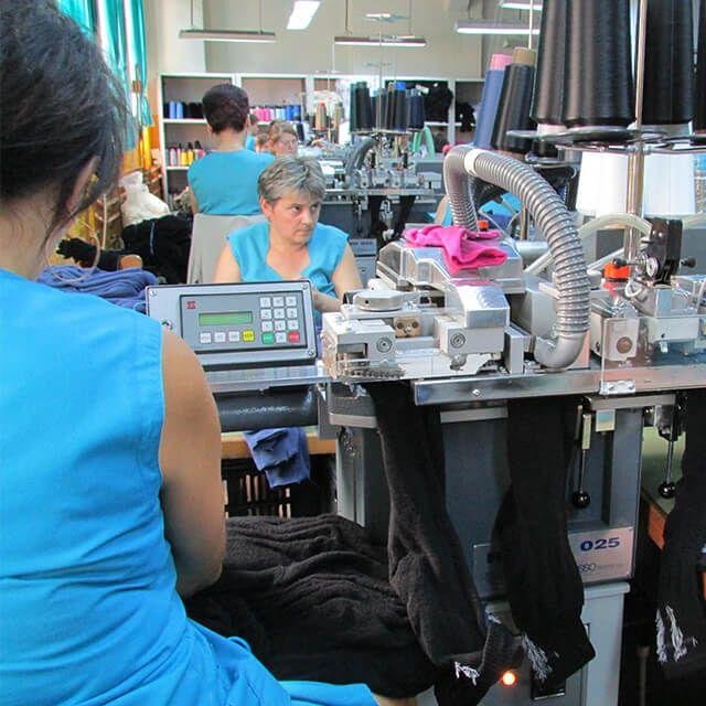 Cel mai mare producător românesc de ciorapi s-a vândut. Cine a cumparat firma de șosete cu afaceri de aproape 40 mil. lei