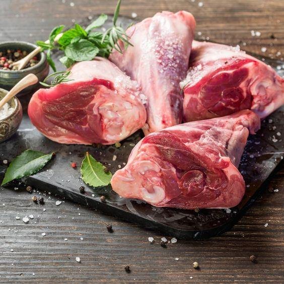 Ai grijă ce pui în farfurie! Cum se alege carnea de miel