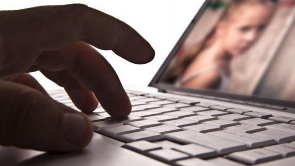 Arestat pentru PORNOGRAFIE INFANTILĂ: avea 3.000 de imagini sexuale explicite cu fetițe între 7 și 16 ani