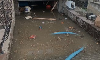 Intervenția pentru evacuarea apei din Florești a ajuns la final. A durat 14 ore / Un bărbat era blocat în subsol