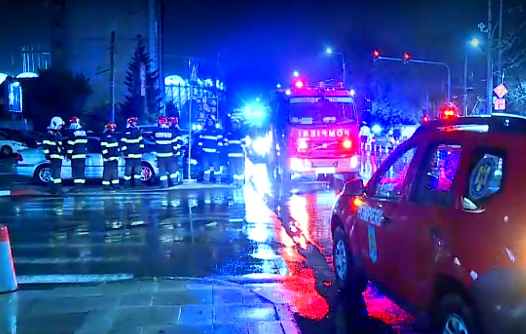 Alertă cu bombă la mall cu sute de oameni în sălile de cinema. Clienții și angajații, evacuați de urgență