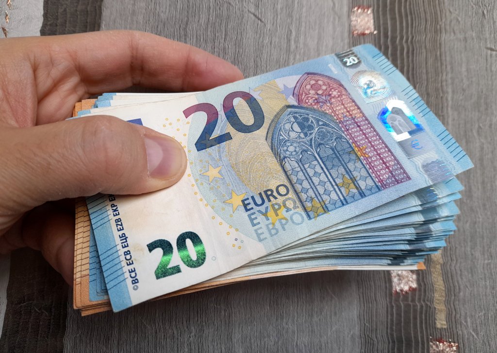 Vești proaste pentru oamenii care au credite în Euro. BCE dorește să majoreaze dobânda