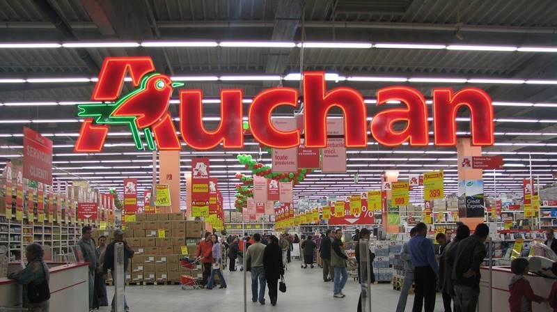 O angajată Auchan umilită de companie a câștigat la Tribunalul Cluj și primește daune morale de mii de euro
