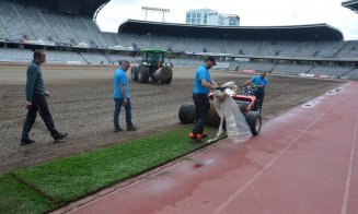 A început montarea rulourilor noului gazon de pe Cluj Arena! În câteva zile va fi GATA