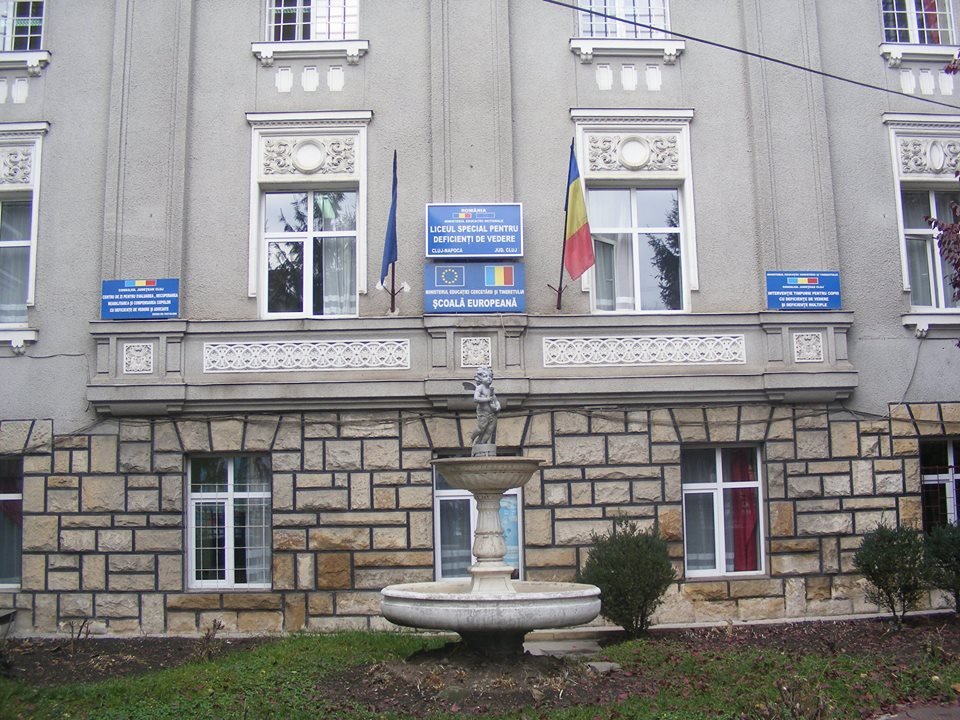 Liceu din Cluj, câștigător al campaniei „Dăruiește Lumină”. Va primi gratuit energie electrică
