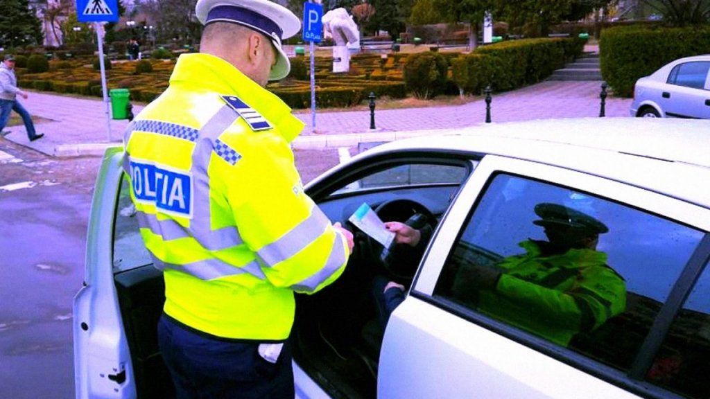 Amendă usturătoare pentru șoferii care comit această greșeală! Nu multă lume știe