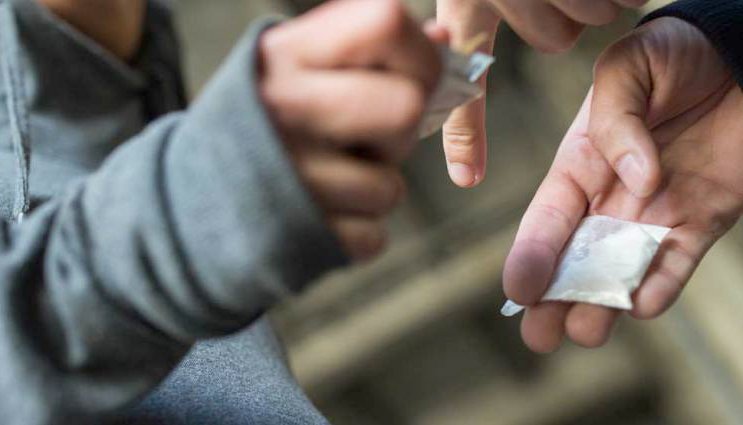 Fost consumator de heroină: Adolescenţii au banii de droguri chiar de la părinţi. Cu 20 de lei pe zi te droghezi bine de tot