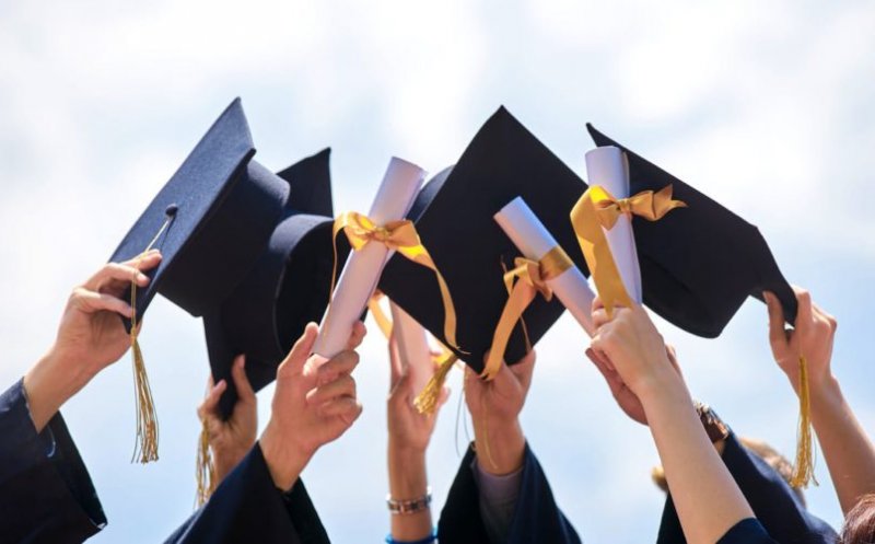 Legile Educației: Studenţii pot face doi ani de facultate într-unul singur, cu excepţia unor forme de învăţământ