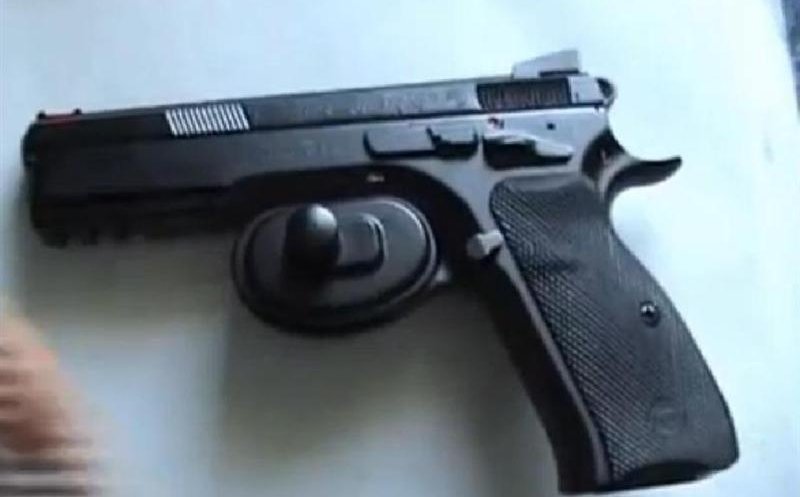 Bărbat din județul vecin, cercetat pentru vânzare ilegală de arme neletale. Ce au găsit polițiștii
