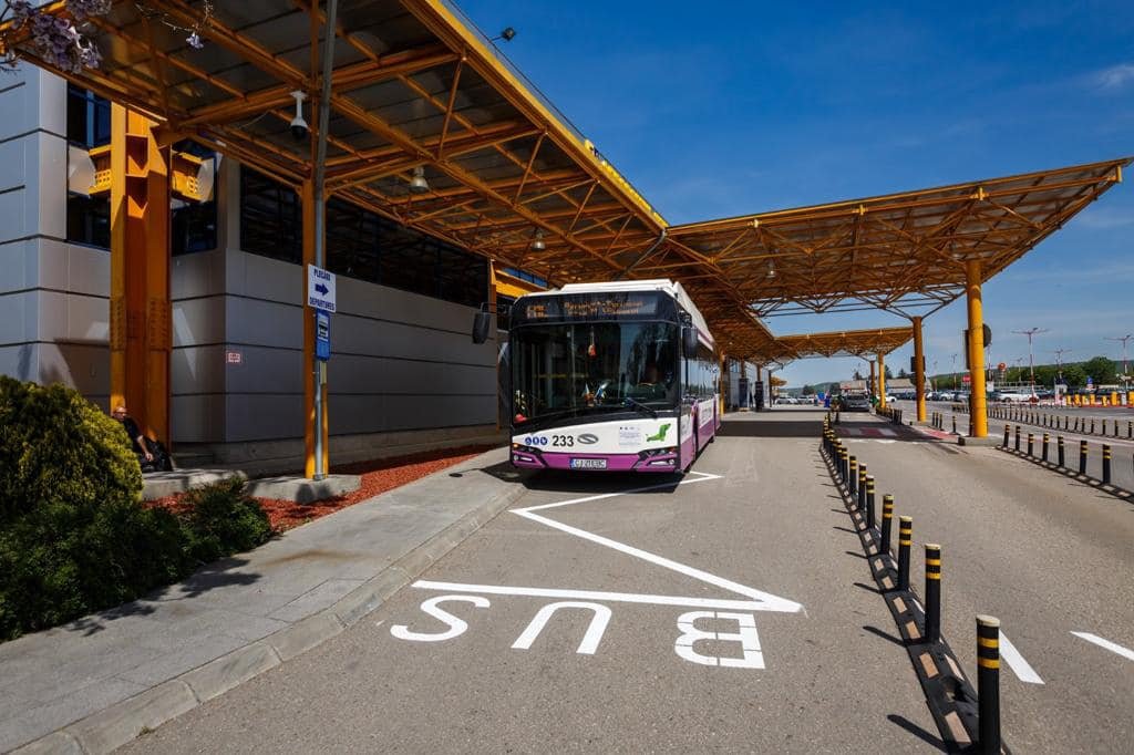 ORARUL liniei de autobuz centru - aeroport Cluj-Napoca a fot PRELUNGIT / Două noi opriri