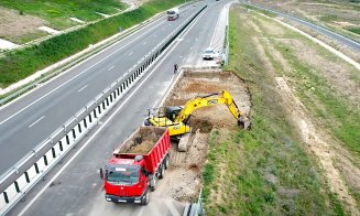 Autostrada A10 Sebeș-Turda: NOUĂ fisură în asfalt și în taluz. Lucrările la vechea alunecare de teren încă nu sunt gata