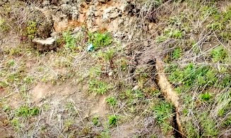 Autostrada A10 Sebeș-Turda: NOUĂ fisură în asfalt și în taluz. Lucrările la vechea alunecare de teren încă nu sunt gata
