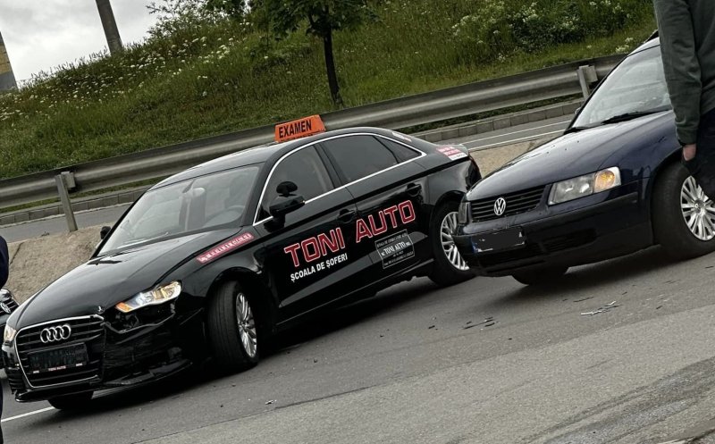 Accident în Cluj-Napoca, una dintre mașini aparținea unei școli de șoferi