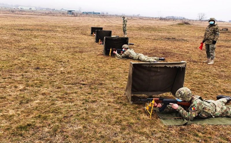 Doi militari clujeni, răniți în urma exploziei unei grenade în timpul unui exercițiu de tragere