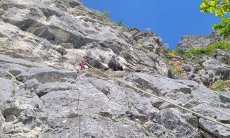 Inițiere în tehnici de alpinism și escaladă sportivă pentru zeci de elevi, în Cheile Turzii