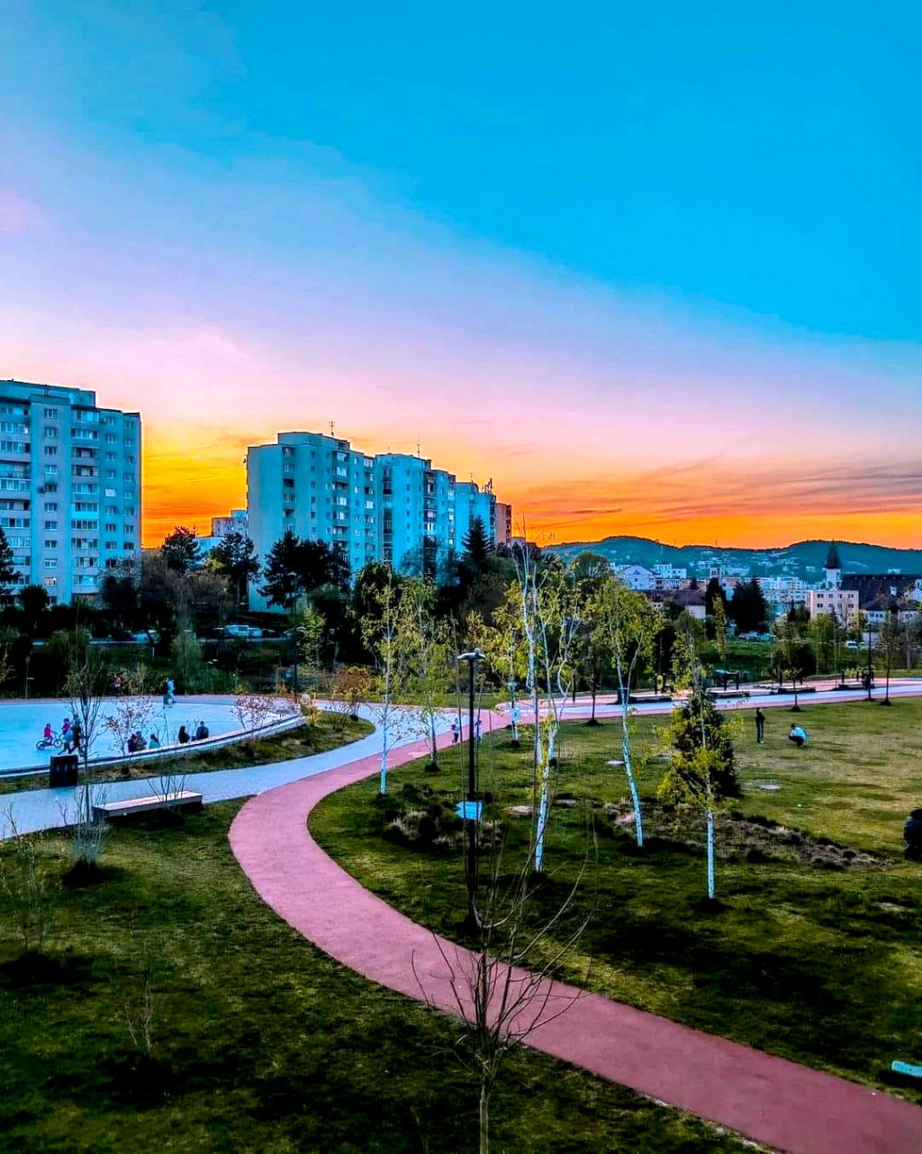 Apus de soare spectaculos în Mănăştur