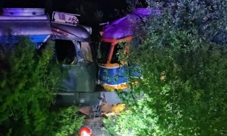 ACCIDENT FEROVIAR: Două locomotive s-au ciocnit puternic. Unul dintre mecanici era beat