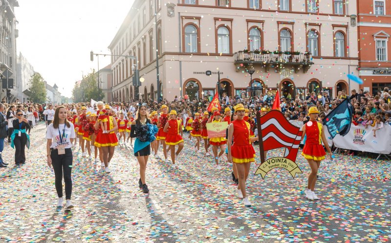 Parada Zilelor Clujului. Amestec de culori și energie, în centrul orașului